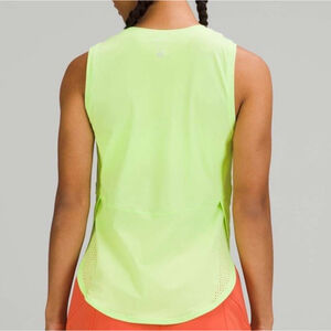 LULULEMON HIGH NECK SPLIT HEM RUN TANK NEON MINT COLOR SIZE 8 PTP 18”